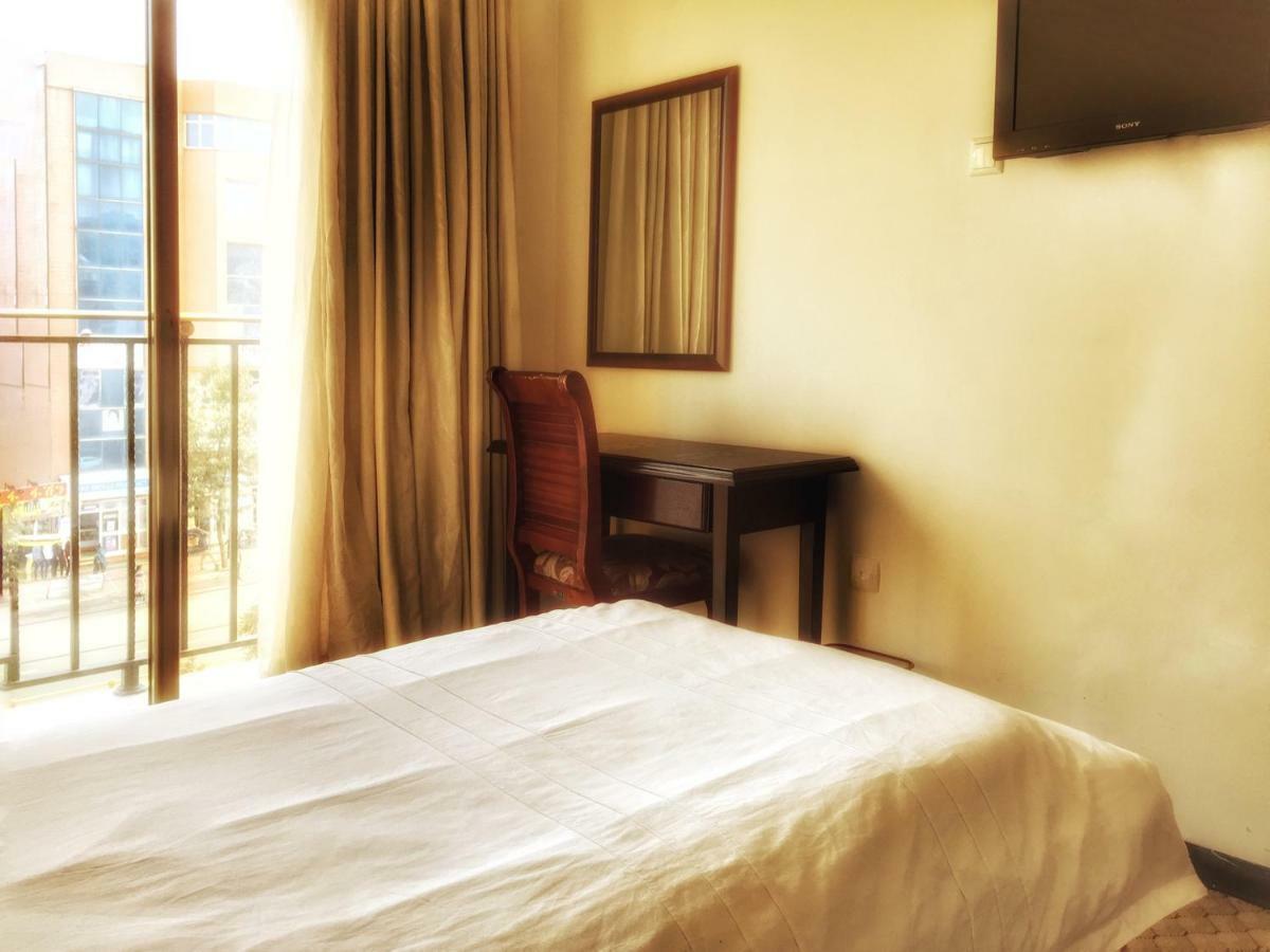 Top Ten Hotel Аддис-Абеба Экстерьер фото